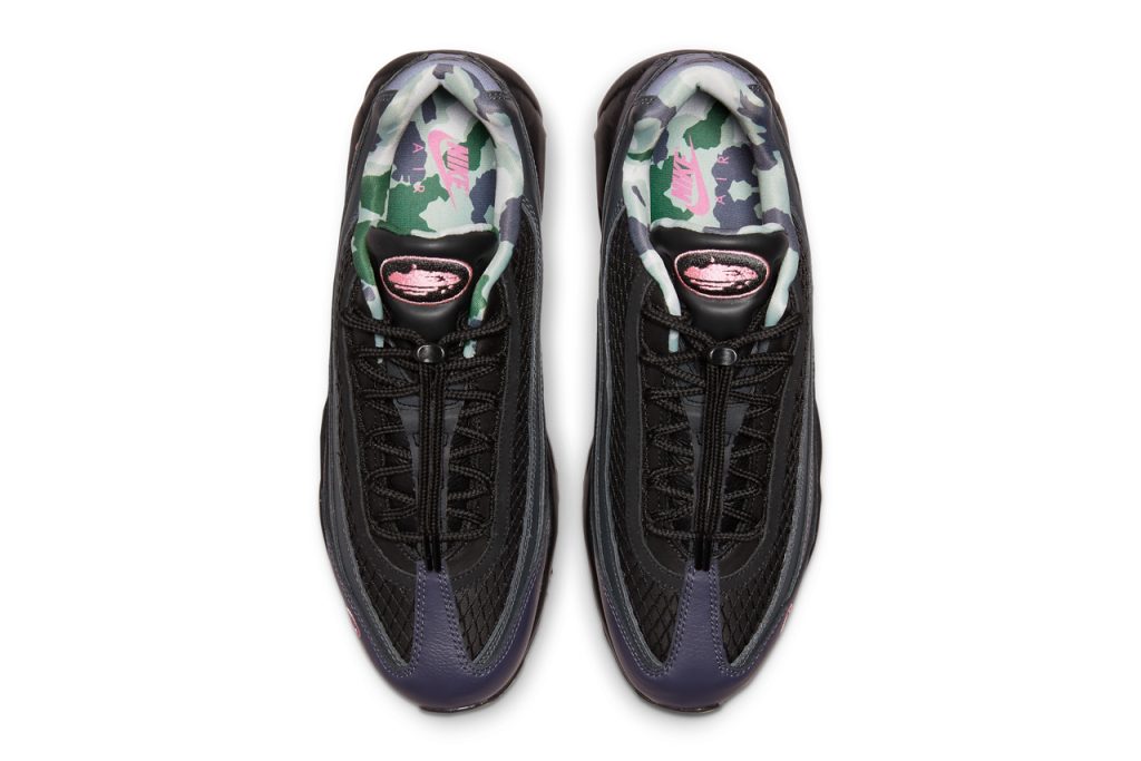 Vue supériure des Air Max 95 "Pink Beam" de Corteiz et Nike
