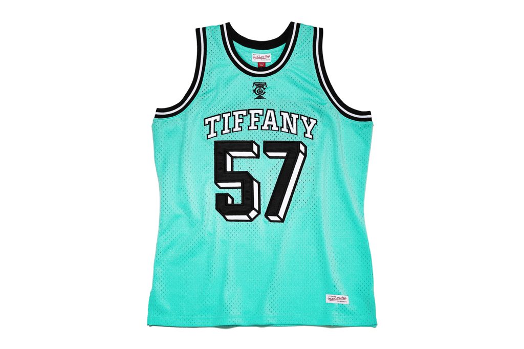 Maillot de basket ball Mitchell and Nes de Tiffany version 2023, côté pile.
