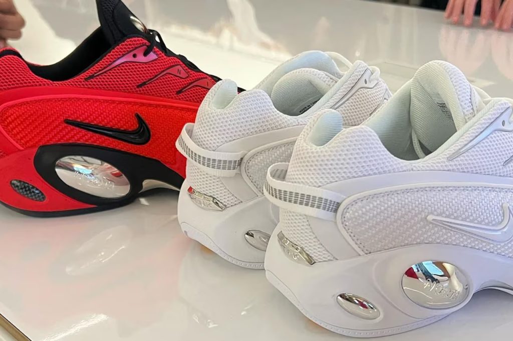 Deux versions rouges et blanches de la Nocta Zoom Flight 95, dévoilées en septembre 2022 par Drake.