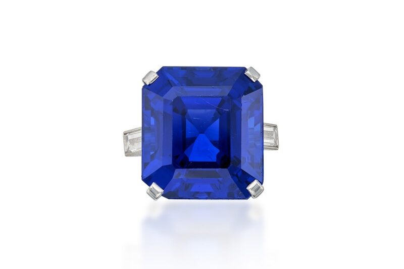 Un magnifique saphir Cartier de 33,51 carats vendu 3,2 millions de dollars