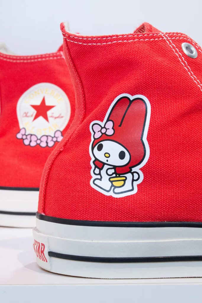 La Converse All Star dédiée à My Melody, de couleur rouge, en 2023