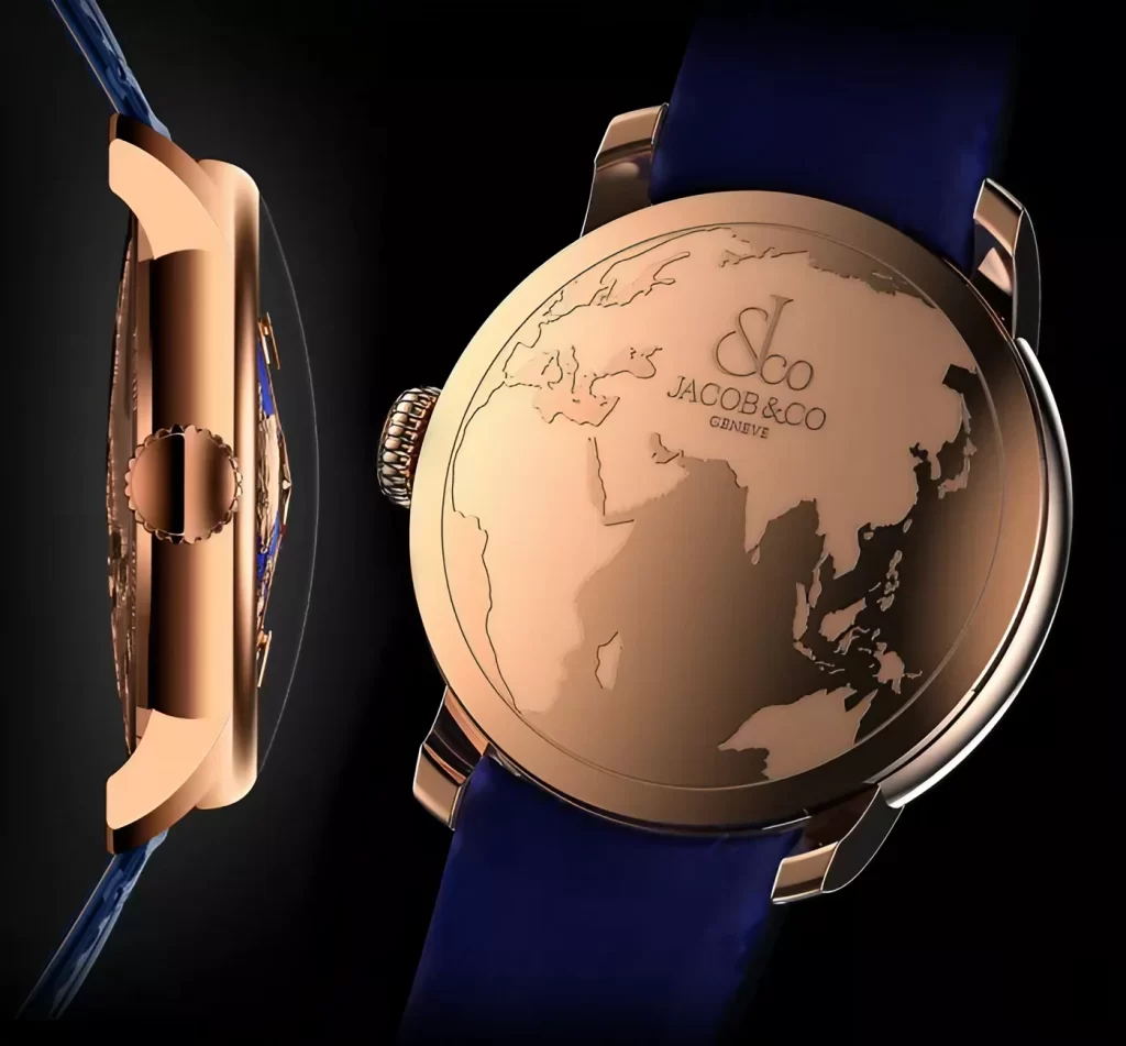 Le fond du boîtier de la montre The World Is Yours Dual Time Zone de Jaco & Co, où une mappemonde est gravée sur la surface en or rose, avec le logo de Jacob & Co est situé près de l'Ouzbékistan, pays d'origine de la famille Arabov.