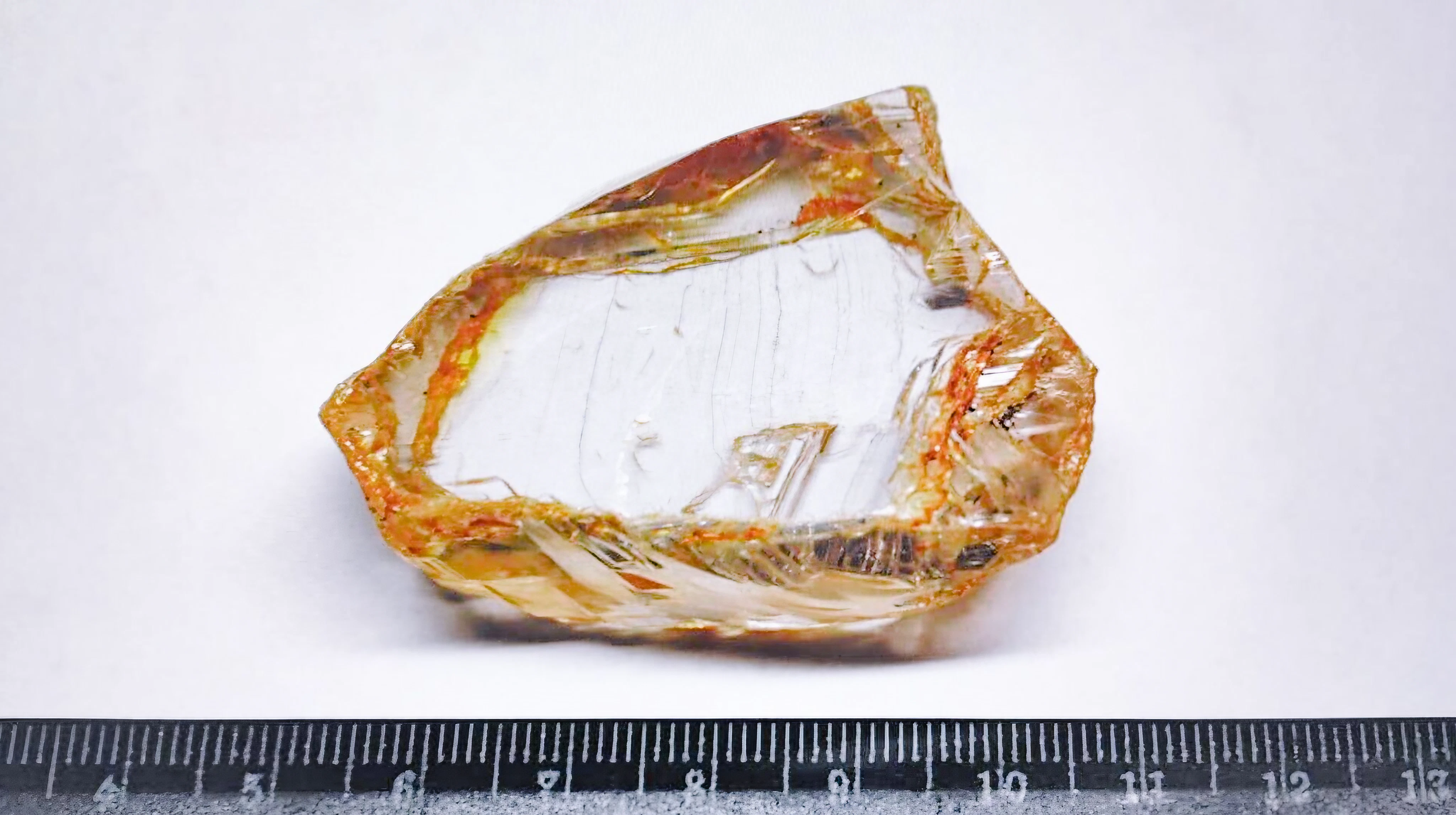 Un diamant brut de 390,7 carats sorti de terre par le russe Alrosa