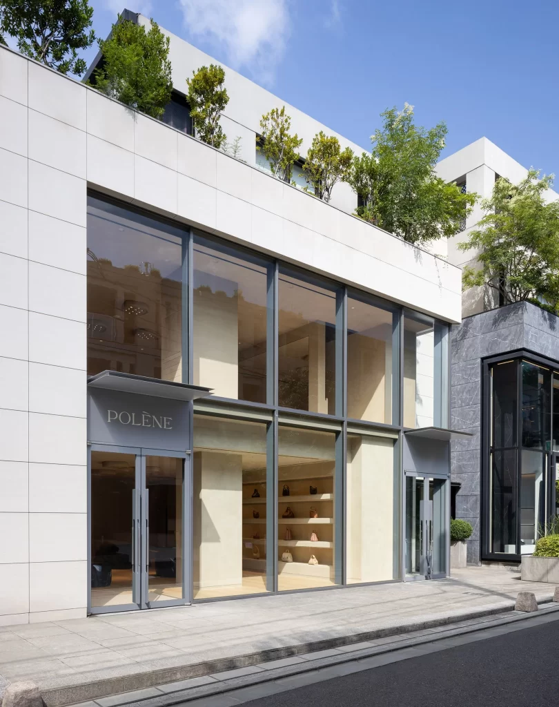 La façade du magasin Polène à Tokyo.