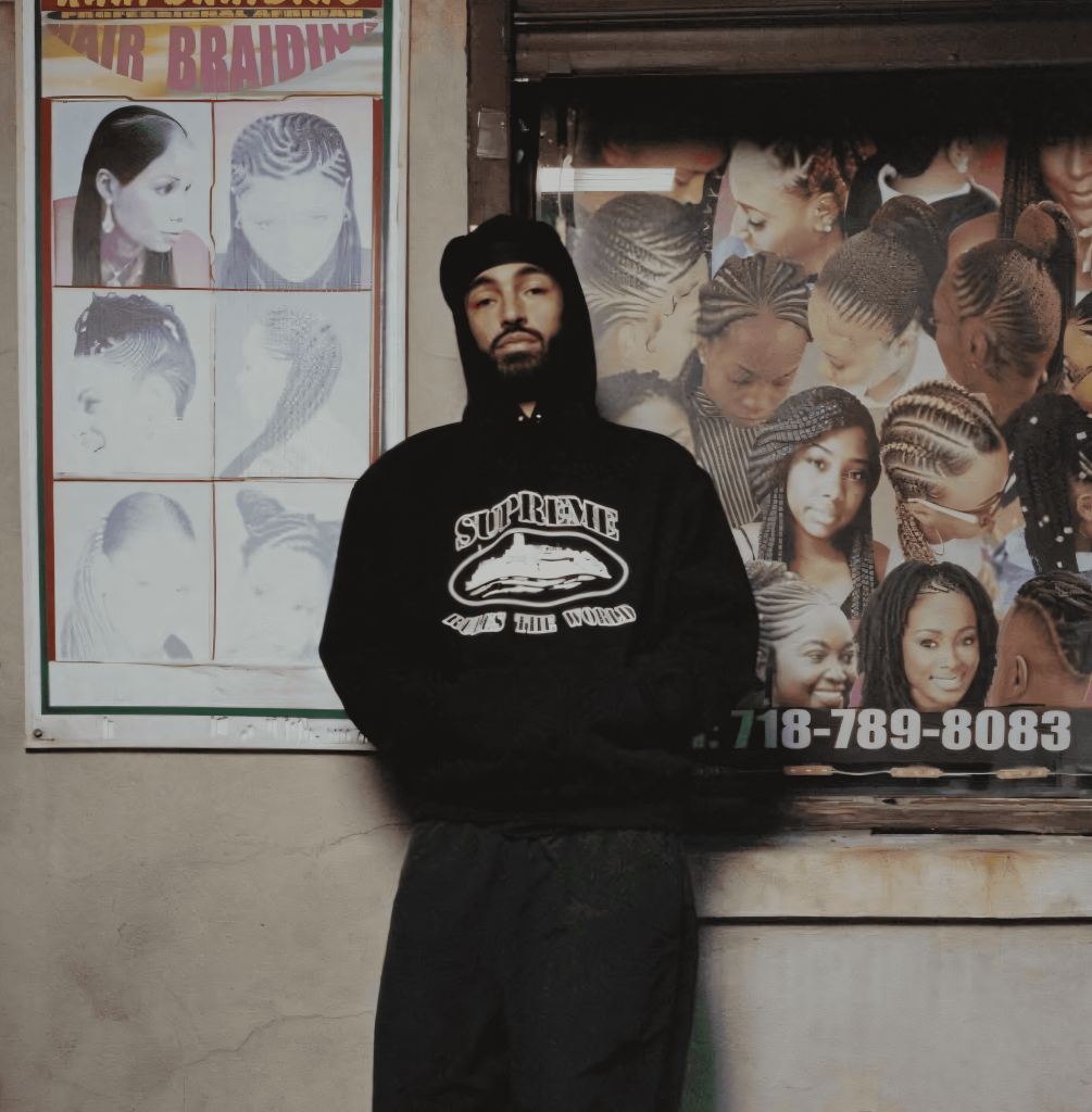 Le rappeur et skateur Sage Elsesser est l'autre mannequin de cette ligne Corteiz x Supreme.