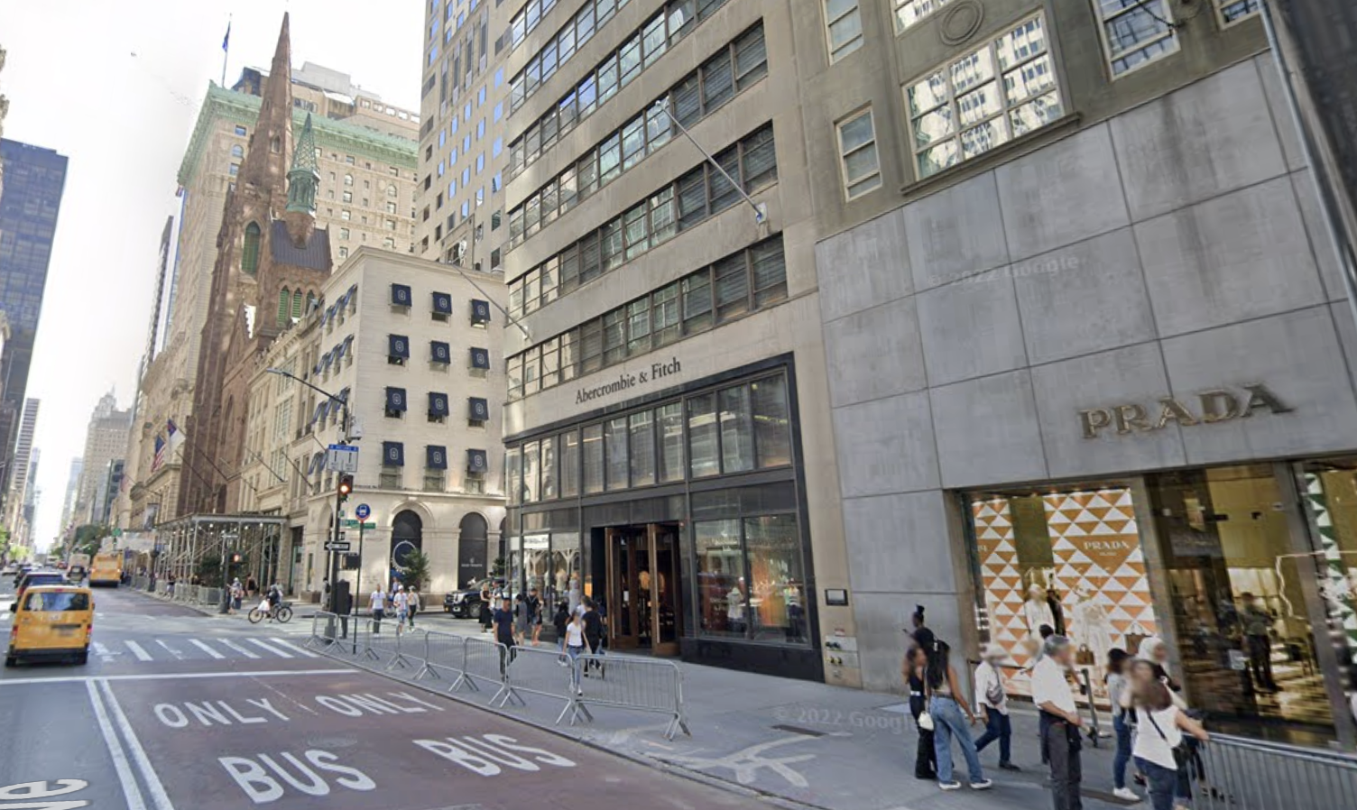 Prada achète son immeuble de la Cinquième Avenue pour 425 millions de dollars