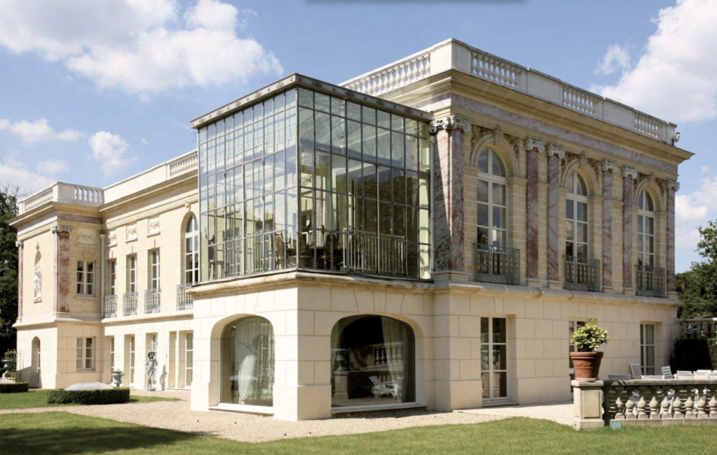 L'arrière du Palais Rose au Vésinet.