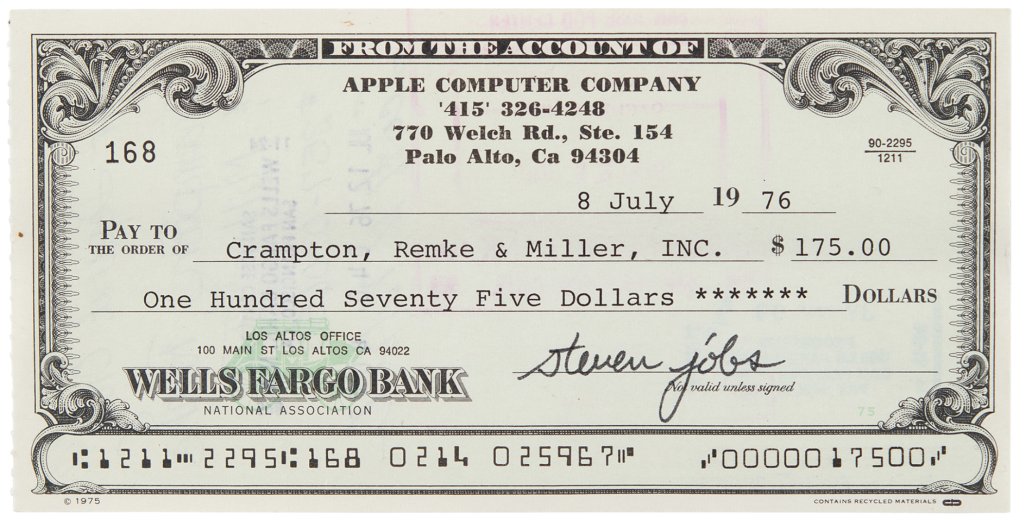 Un chèque Apple daté de juillet 1976 signé par Steve Jobs.