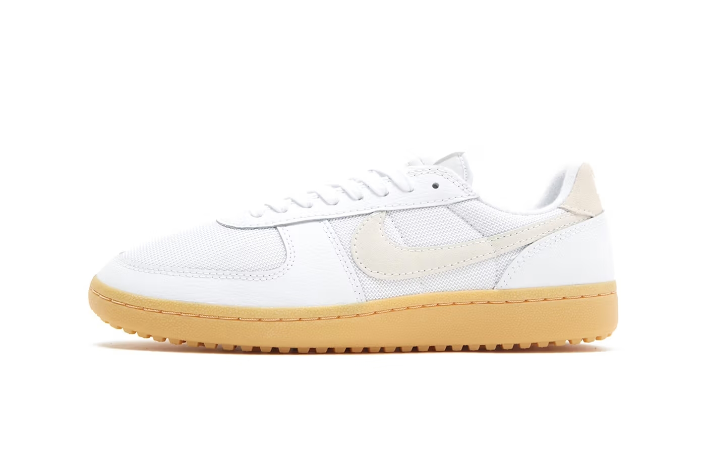 Revenue des années 80, la nouvelle Nike Field General 82 a tout pour plaire !