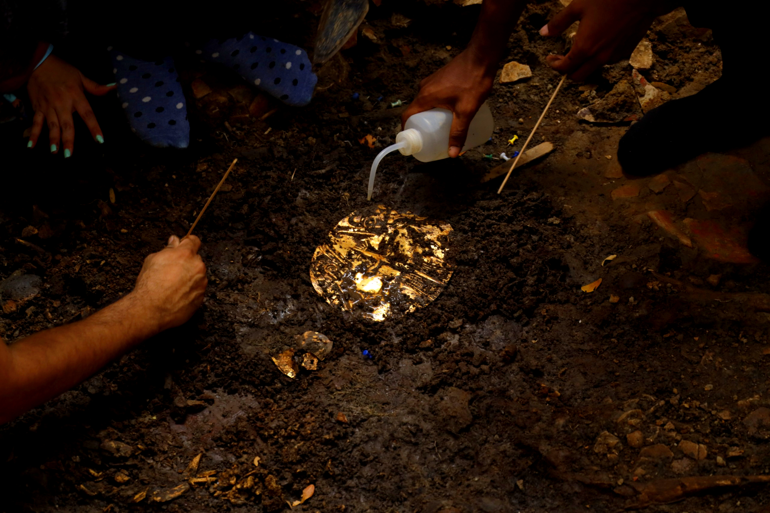 Un trésor millénaire exhumé d’une sépulture au Panama