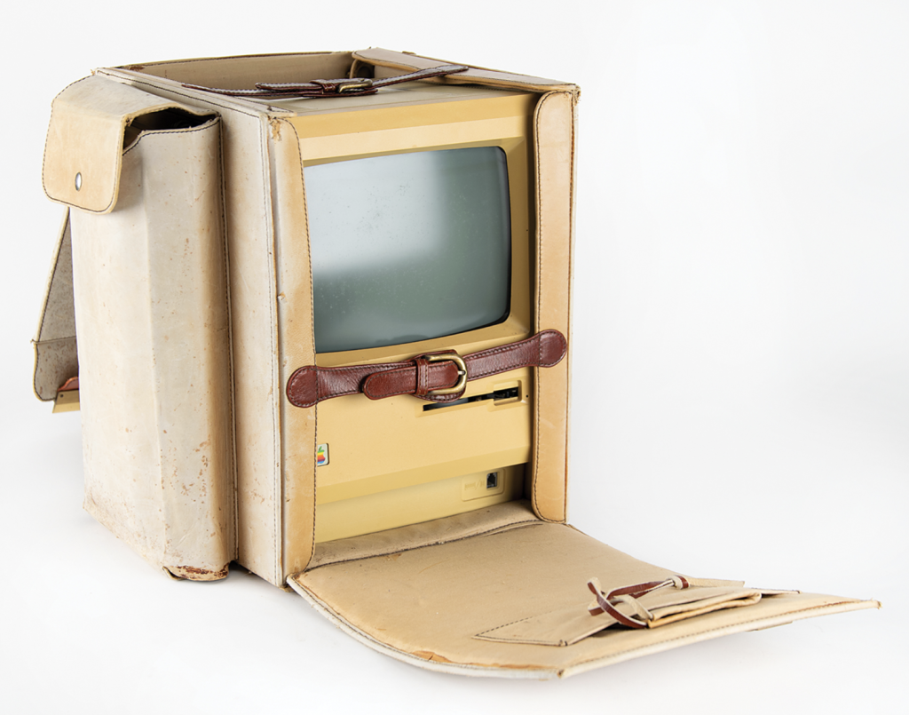 Un prototype de Macintosh 128K daté de 1983.
